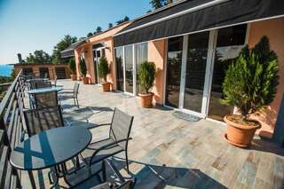 Дома для отпуска Ласточкино гнездо Батуми