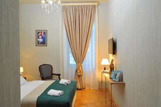 Отель Brickwall Tbilisi Тбилиси