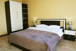 Фото номер Pirosmani hotel Двухместный номер с 2 отдельными кроватями