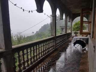 Отели типа «постель и завтрак» GUEST HOUSE (LUKA) Батуми