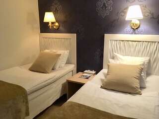 Фото номер Hotel Rivoli Jardin Улучшенный двухместный номер с 2 отдельными кроватями