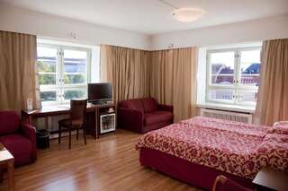 Фото номер Hotel Anna Улучшенный двухместный номер с 2 отдельными кроватями