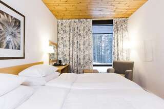 Отель Hotel Sveitsi Хювинкяя Двухместный номер с 2 отдельными кроватями и красивым видом.-5