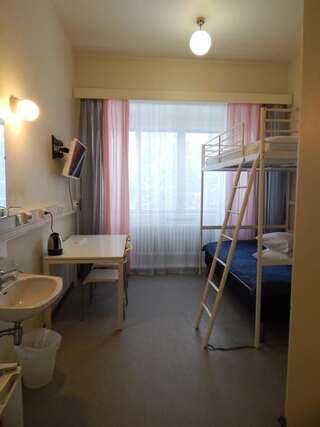 Отель Immalanjärvi Иматра Двухместный номер с 2 отдельными кроватями и общей ванной комнатой-4