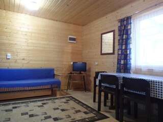 Виллы Lomasaaret Cottages Villala Коттедж с камином-5