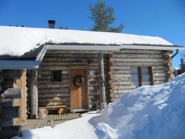 Шале Lapin Kutsu Log Cabins Саариселькя-27