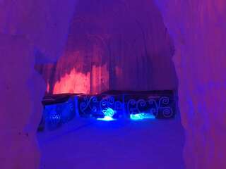 Отель SnowLounge AuroraHut Glass Igloos & Ice Hotel Салла Snow Iglu-9