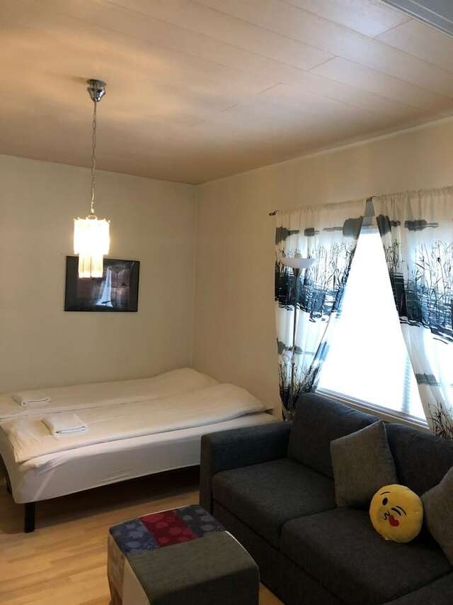 Проживание в семье 18m2 shared twin room in a villa/ centrum Турку-9