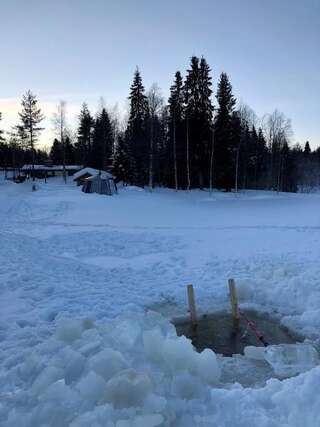 Дома для отпуска Ollero Eco Lodge (including a glass igloo) Рованиеми Дом с 3 спальнями-97