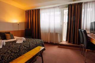 Отель Hotelliravintola Kumpu Outokumpu Двухместный номер с 1 кроватью или 2 отдельными кроватями-4