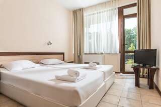 Фото номер Hotel PRESLAV Двухместный номер с 1 кроватью или 2 отдельными кроватями