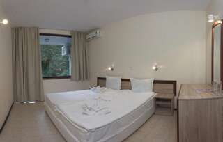 Фото номер Hotel PRESLAV Двухместный номер с 1 кроватью или 2 отдельными кроватями