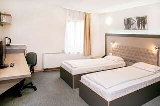Отель Hotel Niky София Стандартный двухместный номер с 2 отдельными кроватями-2