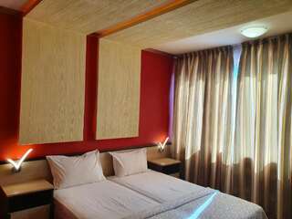 Фото номер Hotel Gabi Двухместный номер с 2 отдельными кроватями