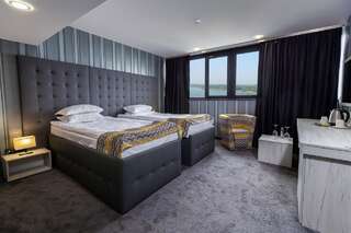Фото номер Grand Hotel Riga Deluxe Double or Twin Room with River View and Free Parking