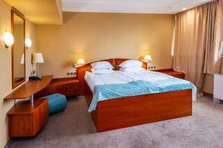 Фото номер Grand Hotel Riga Standard Double or Twin Room with River View and Free Parking