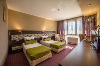Фото номер Бизнес Отель Пловдив Двухместный номер с 2 отдельными кроватями