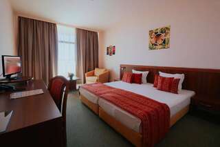 Фото номер Kristal Hotel - Все включено Стандартный двухместный номер с 2 отдельными кроватями