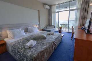 Фото номер Luna Hotel - Balneo & Spa Standard Twin Room with Balcony and Sea View (2 Adults + 1 Child)