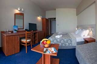 Фото номер Luna Hotel - Balneo & Spa Standard Twin Room with Balcony and Sea View (2 Adults)