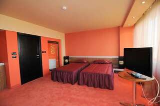 Фото номер Отель Лайпциг Улучшенный двухместный номер с 1 кроватью