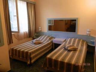 Фото номер Hotel Color Двухместный номер с 1 кроватью или 2 отдельными кроватями
