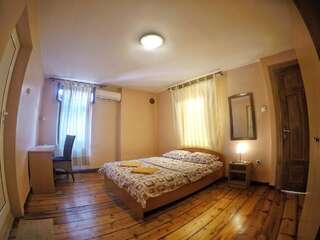 Фото номер My Guest Rooms Улучшенный двухместный номер с 1 кроватью или 2 отдельными кроватями