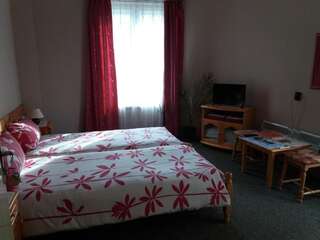 Фото номер The English Guest House Двухместный номер с 1 кроватью или 2 отдельными кроватями