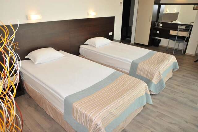 Отель Hotel Burgas Free University Бургас-21