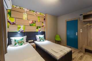 Фото номер Hotel Allur Двухместный номер с 1 кроватью или 2 отдельными кроватями