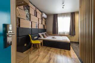 Фото номер Hotel Allur Двухместный номер с 1 кроватью или 2 отдельными кроватями
