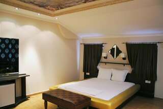 Фото номер Hotel Allur Улучшенный двухместный номер с 1 кроватью