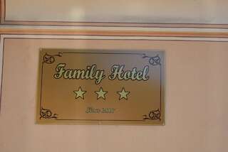 Фото Отель Family Hotel at Renaissance Square город Пловдив (6)