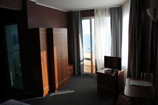 Отель Hotel Lazuren Briag Бургас-33