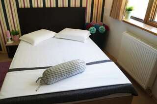 Фото номер Family Hotel Amor Двухместный номер с 1 кроватью или 2 отдельными кроватями