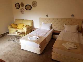 Отель Hotel Kedara Бургас Двухместный номер с 1 кроватью или 2 отдельными кроватями-23