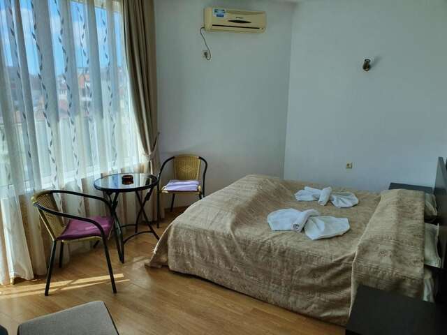 Отель Family Hotel Santa Maria Бургас-31