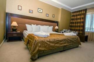 Фото номер Hotel Admiral Стандартный двухместный номер с 2 отдельными кроватями и бесплатным доступом на пляж
