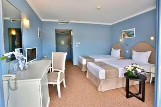 Фото номер Sofia Hotel - All Inclusive Двухместный номер с 1 кроватью или 2 отдельными кроватями и балконом, вид на море