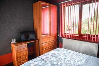 Гостевой дом Medi Guest House Сапарева-Баня Двухместный номер с двуспальной кроватью и дополнительной кроватью-7