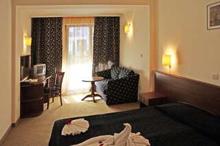 Отель Hotel Yunona - Все включено Солнечный Берег Двухместный номер с 1 кроватью или 2 отдельными кроватями и балконом - Все включено-9