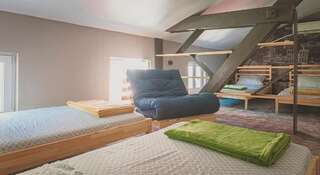 Фото номер Temple House Кровать в общем номере с 4 кроватями
