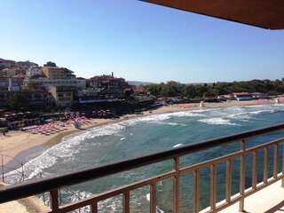 Фото номер Hotel Parnasse Семейный номер с балконом и видом на море