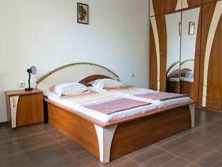 Фото  Rooms for Rent - Villa Desi город Варна (12)
