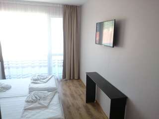 Фото номер Hotel Kremikovci Двухместный номер Делюкс с 1 кроватью и балконом
