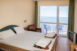 Фото номер Hotel Kremikovci Двухместный номер с 1 кроватью и балконом, вид на море