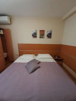 Фото номер Private Rooms Silvia Двухместный номер с 1 кроватью или 2 отдельными кроватями и балконом