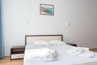 Фото номер 1-st Line Izvora Sea View Apartments on Golden Sands Апартаменты с 1 спальней и видом на море