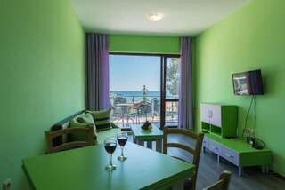 Фото номер 1-st Line Izvora Sea View Apartments on Golden Sands Апартаменты с 1 спальней и видом на море