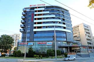 Отель Hotel Ricas Сливен